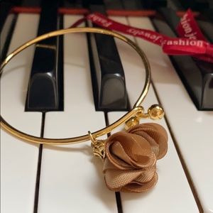 Bracelet, unique romantic and elegant